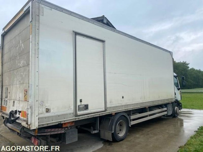 RENAULT FOURGON HAYON D12 - Box truck: picture 4 RENAULT FOURGON HAYON D12 - Box truck: picture 4