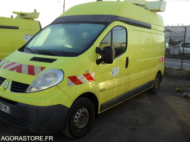 RENAULT TRAFIC - Panel van: picture 1 RENAULT TRAFIC - Panel van: picture 1