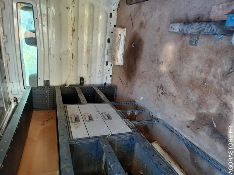 RENAULT TRAFIC / REF SCP : 818 - Panel van: picture 4 RENAULT TRAFIC / REF SCP : 818 - Panel van: picture 4