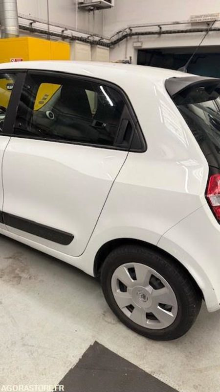 RENAULT TWINGO Essence - 54500km - 2018 - Car: picture 5 RENAULT TWINGO Essence - 54500km - 2018 - Car: picture 5