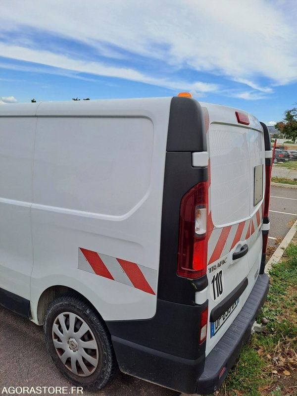 RENAULT Trafic VU 4p Fourgon FG-GCF L1 - 2015 - 313823 KM - P1511325 - Panel van: picture 3 RENAULT Trafic VU 4p Fourgon FG-GCF L1 - 2015 - 313823 KM - P1511325 - Panel van: picture 3