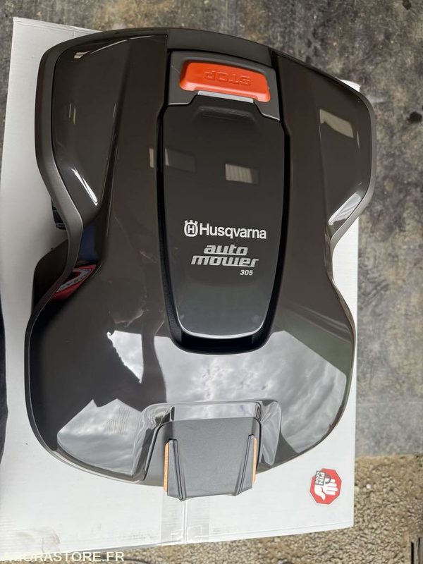ROBOT de tonte NEUF 305 Husqvarna Unitaire - Garden mower: picture 1 ROBOT de tonte NEUF 305 Husqvarna Unitaire - Garden mower: picture 1