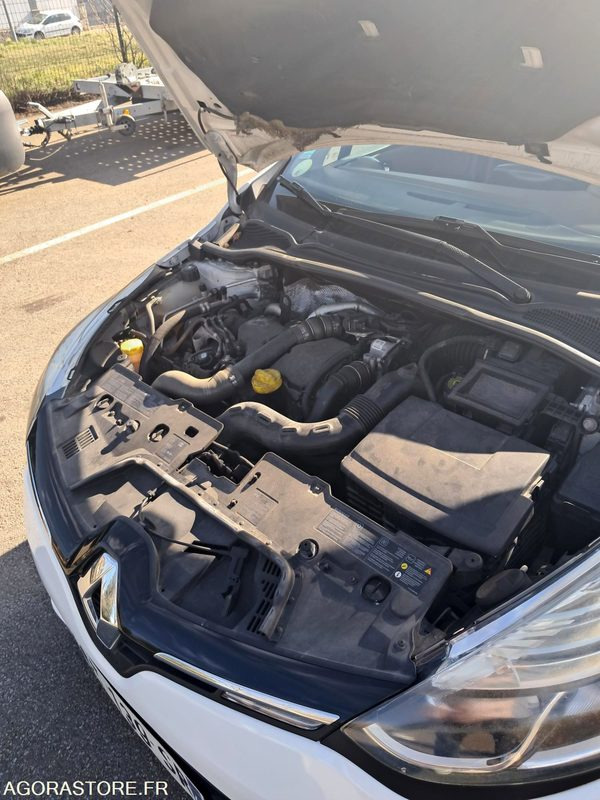 Renault CLIO 4 CY-139-SR - 2013 - 142180KM - Car: picture 4 Renault CLIO 4 CY-139-SR - 2013 - 142180KM - Car: picture 4