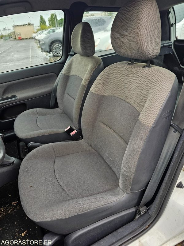Renault Clio - 2005 - 94635KM - 8970SK41 - Car: picture 5 Renault Clio - 2005 - 94635KM - 8970SK41 - Car: picture 5