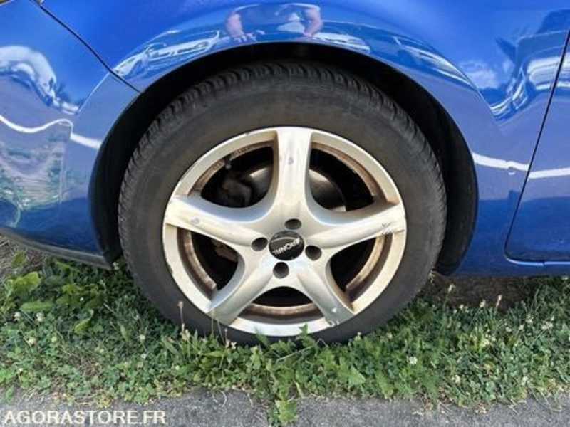 Renault Clio - AP981JC - Car: picture 4 Renault Clio - AP981JC - Car: picture 4