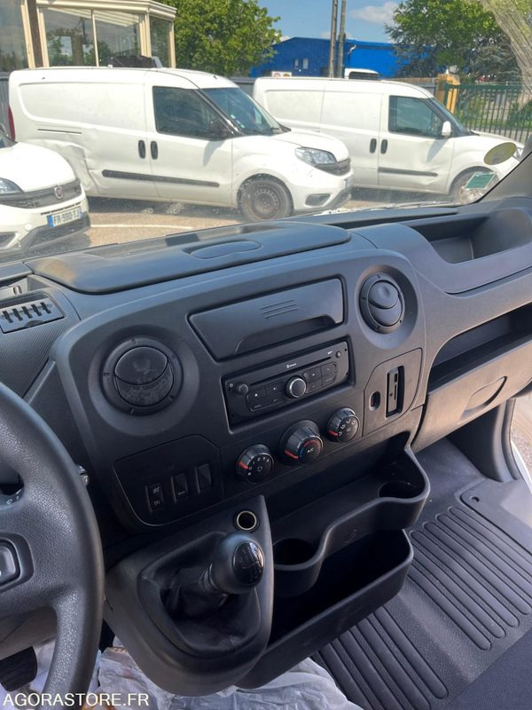 Renault Master III FG - 2019- 95 600km - Small van: picture 2 Renault Master III FG - 2019- 95 600km - Small van: picture 2