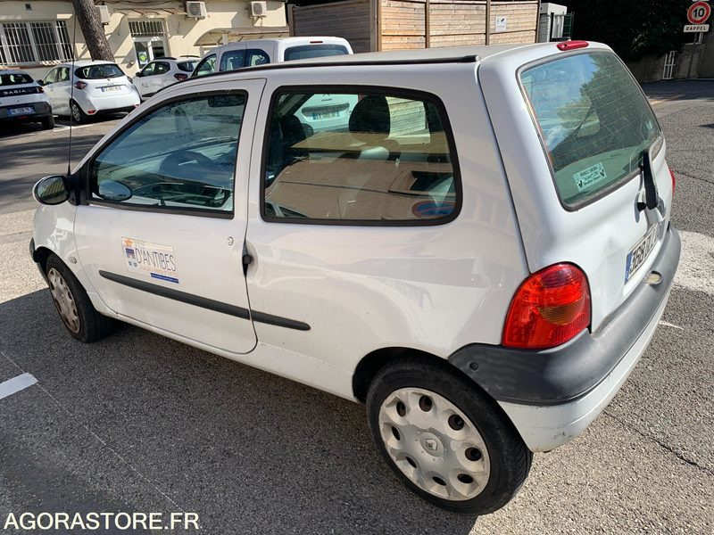 Renault Twingo - 2005 - 149 462 kms - 368 BLL 06 - Car: picture 5 Renault Twingo - 2005 - 149 462 kms - 368 BLL 06 - Car: picture 5
