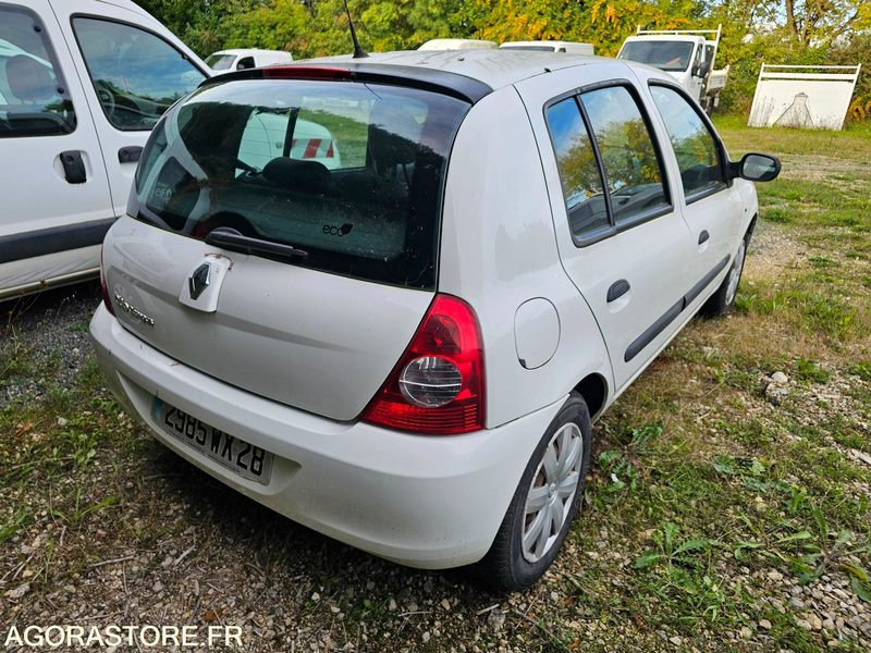 Renault clio - 2008 - 189212km - 2985WX28 - Car: picture 3 Renault clio - 2008 - 189212km - 2985WX28 - Car: picture 3