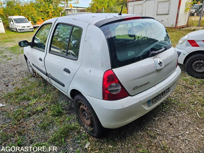 Renault clio - 2008 - 189212km - 2985WX28 - Car: picture 4 Renault clio - 2008 - 189212km - 2985WX28 - Car: picture 4