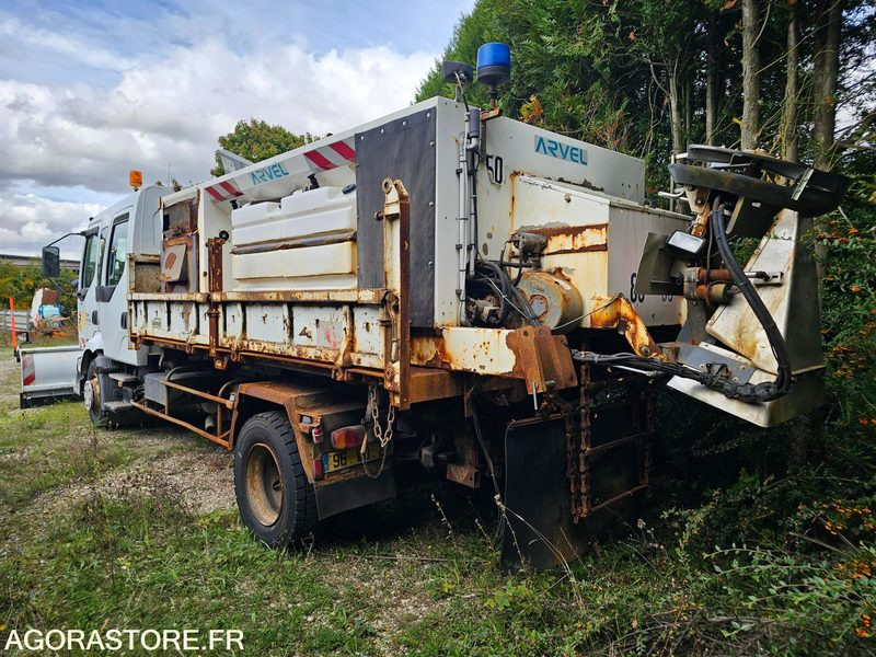 Renault midlum - 2001 - 223918km - 96VD28 - Snow removal vehicle: picture 4 Renault midlum - 2001 - 223918km - 96VD28 - Snow removal vehicle: picture 4