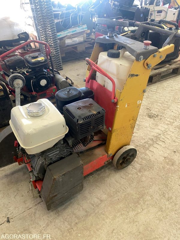 SCIE A SOL HUSQVARNA FS400LCV - 450 mm - Construction equipment: picture 1 SCIE A SOL HUSQVARNA FS400LCV - 450 mm - Construction equipment: picture 1