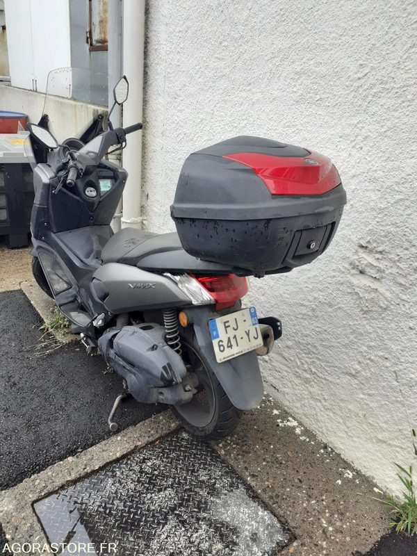 SCOOTER YAMAHA NMAX 125 - Motorcycle: picture 3 SCOOTER YAMAHA NMAX 125 - Motorcycle: picture 3