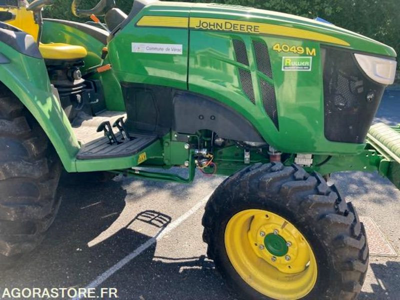 TRACTEUR JOHN DEERE - 2019 - Farm tractor: picture 3 TRACTEUR JOHN DEERE - 2019 - Farm tractor: picture 3