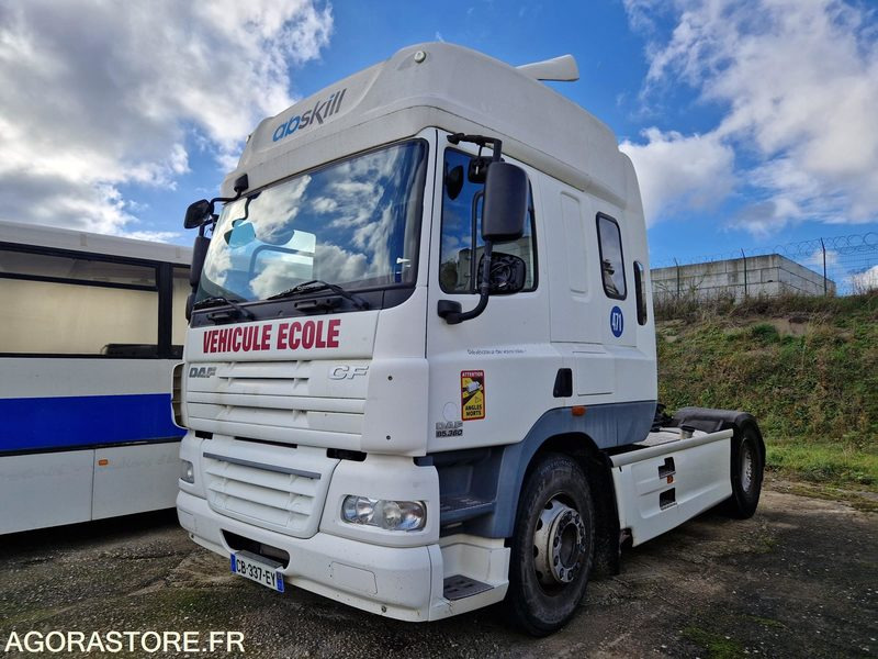 DAF CF 85.360 - 2012 - 241565 Kms - CB337EY - Tractor unit: picture 1 DAF CF 85.360 - 2012 - 241565 Kms - CB337EY - Tractor unit: picture 1