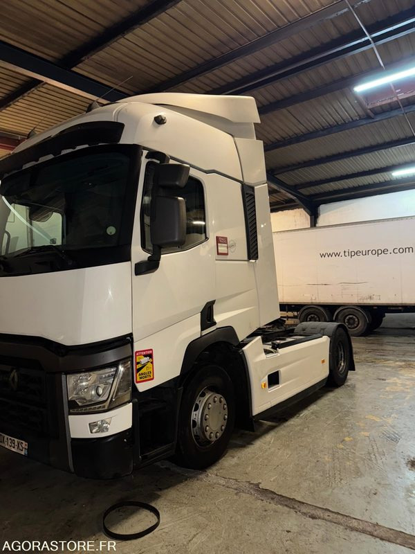 RENAUL T480 - 881000KM - 2015 - Tractor unit: picture 3 RENAUL T480 - 881000KM - 2015 - Tractor unit: picture 3