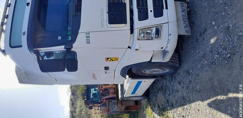 TRACTEUR ROUTIER VOLVO GO (8081-66ICAM571X) - Tractor unit: picture 5 TRACTEUR ROUTIER VOLVO GO (8081-66ICAM571X) - Tractor unit: picture 5