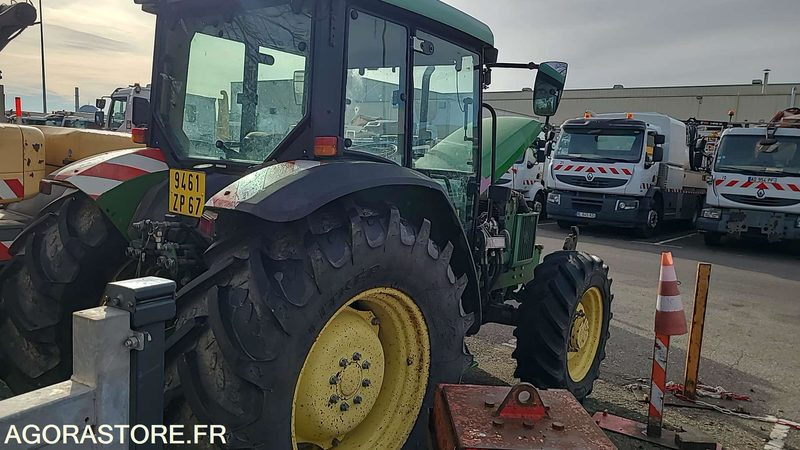 Tracteur avec chargeur - John Deere - 5550 JE - 2001 -9461ZP67 - Tractor unit: picture 2 Tracteur avec chargeur - John Deere - 5550 JE - 2001 -9461ZP67 - Tractor unit: picture 2