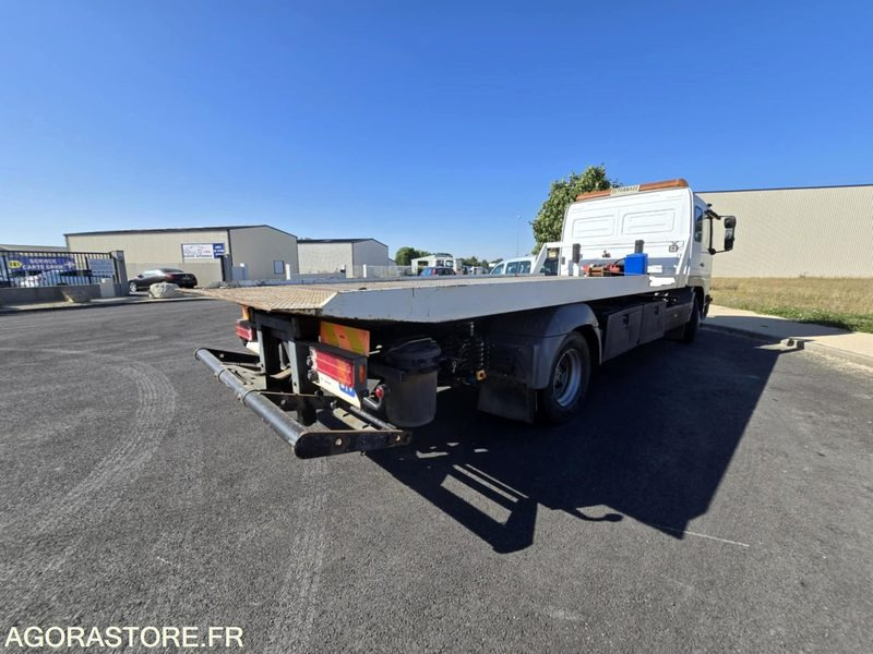 Dépanneuse Mercedes 1223 MOTEUR ECHANGE STANDARD 8O.000 - Truck: picture 4 Dépanneuse Mercedes 1223 MOTEUR ECHANGE STANDARD 8O.000 - Truck: picture 4