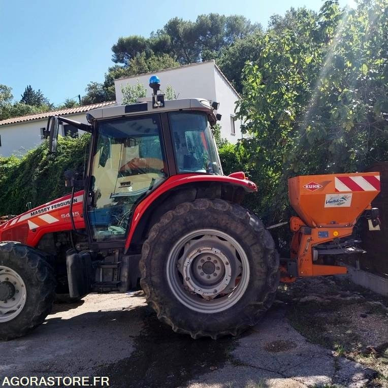 VENTABREN - TRACTEUR MASSEY FERGUSSON + EPAREUSE,BROYEUR,EPANDEUR SEL,LAME NEIGE - Municipal tractor: picture 2 VENTABREN - TRACTEUR MASSEY FERGUSSON + EPAREUSE,BROYEUR,EPANDEUR SEL,LAME NEIGE - Municipal tractor: picture 2