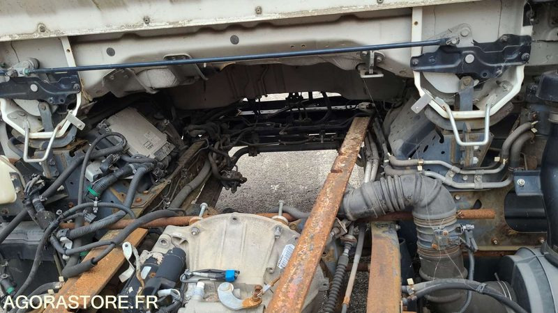 Van ISUZU - 2008: picture 10