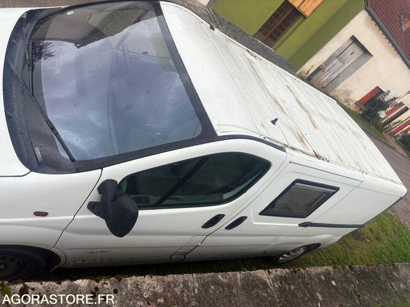 Renault Trafic dci 115 / 228000 km - Immatriculation anglaise - Van: picture 5 Renault Trafic dci 115 / 228000 km - Immatriculation anglaise - Van: picture 5