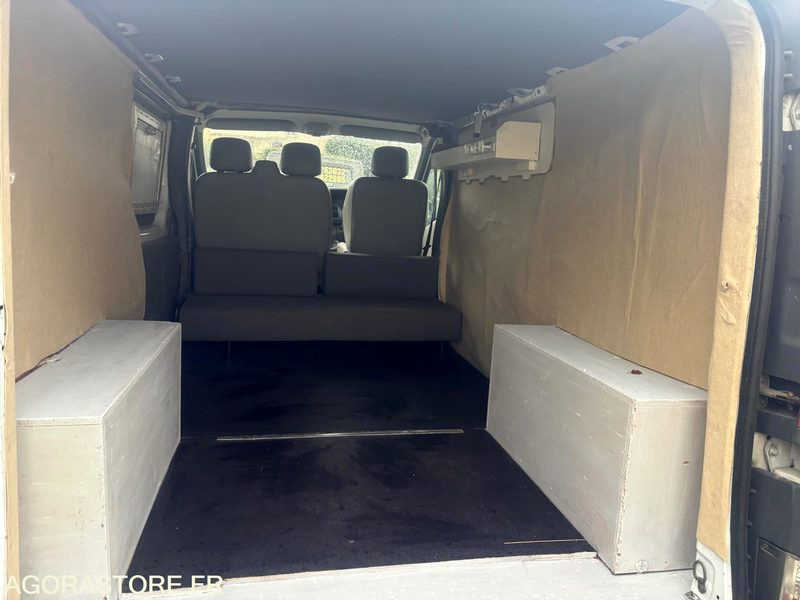 Renault Trafic dci 115 / 228000 km - Immatriculation anglaise - Van: picture 2 Renault Trafic dci 115 / 228000 km - Immatriculation anglaise - Van: picture 2