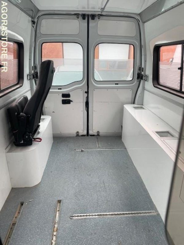 Utilitaire - Van: picture 4 Utilitaire - Van: picture 4