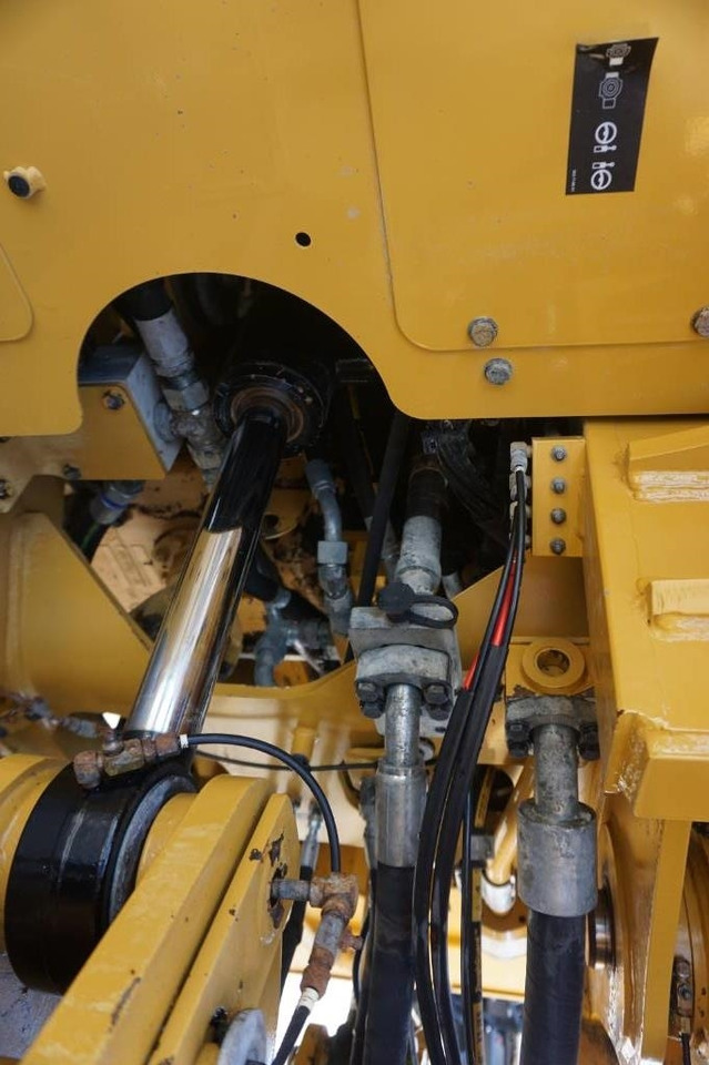 Wheel loader CAT 972 K: picture 14