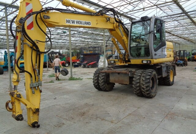 New Holland MH 4.6 - Wheel excavator: picture 2 New Holland MH 4.6 - Wheel excavator: picture 2