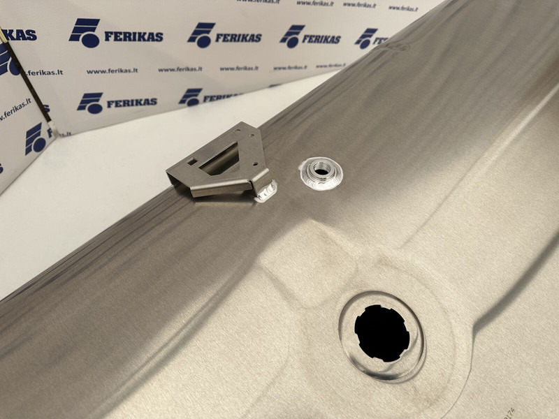 DAF - Fuel tank for Truck: picture 5 DAF - Fuel tank for Truck: picture 5