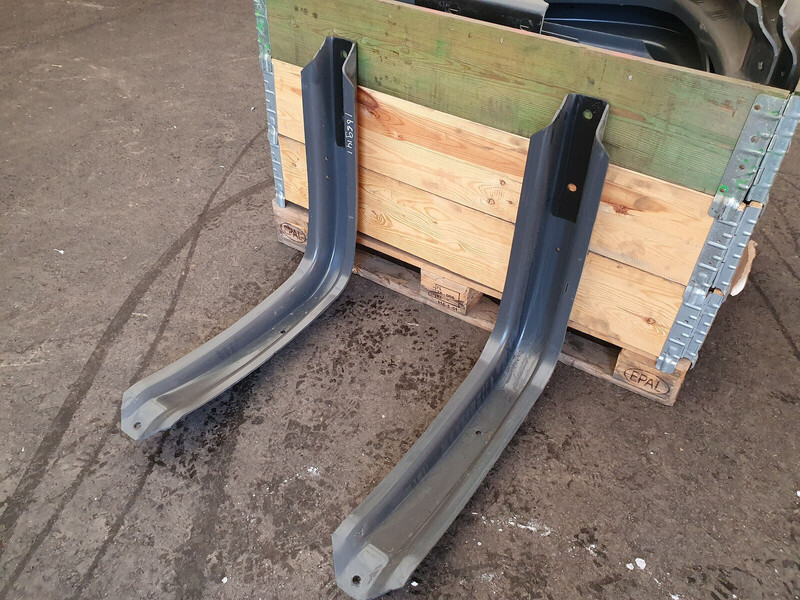 DAF original fuel tank brackets 620x675 - Fuel system for Truck: picture 1 DAF original fuel tank brackets 620x675 - Fuel system for Truck: picture 1