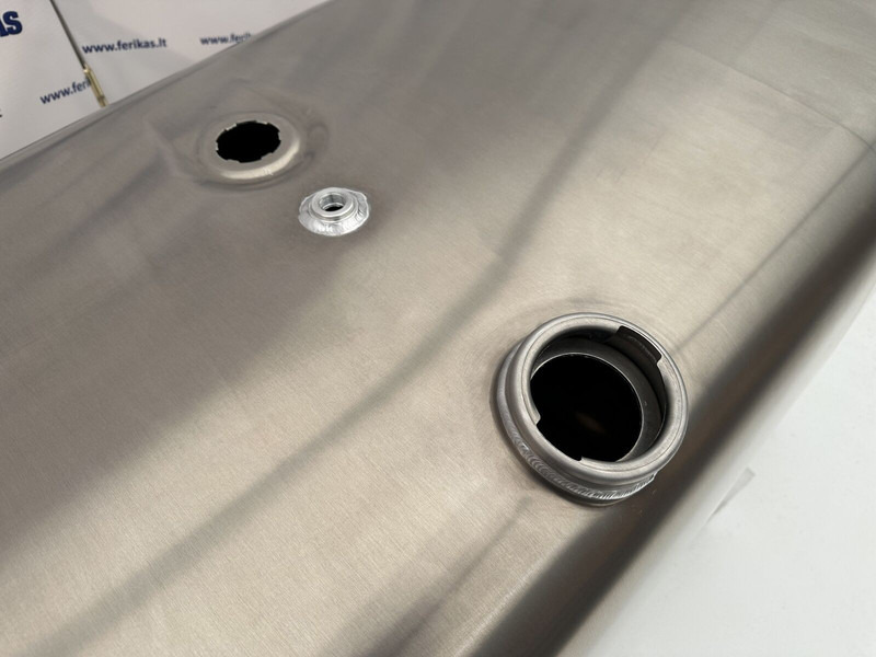 MAN - Fuel tank for Truck: picture 4 MAN - Fuel tank for Truck: picture 4