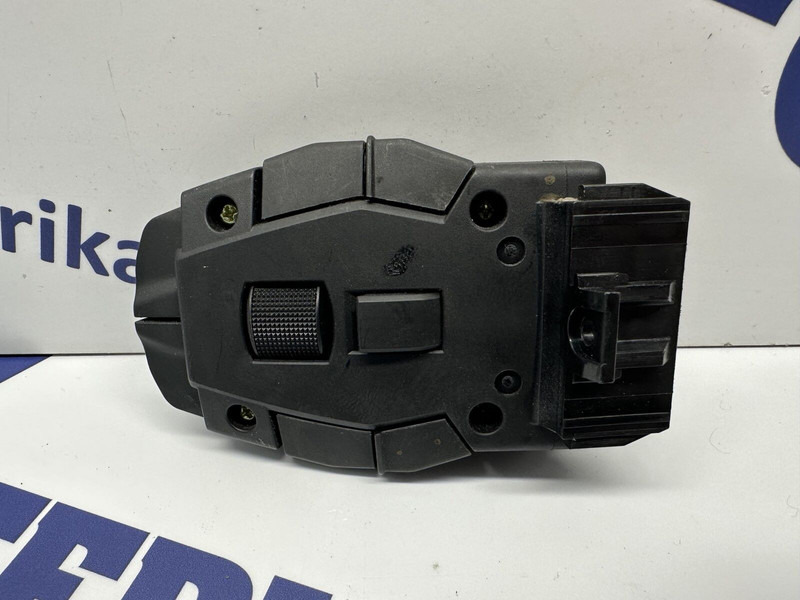 Renault radio switch - Electrical system for Truck: picture 3 Renault radio switch - Electrical system for Truck: picture 3