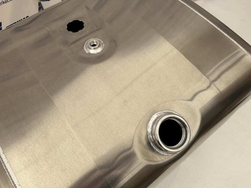 Scania - Fuel tank for Truck: picture 4 Scania - Fuel tank for Truck: picture 4