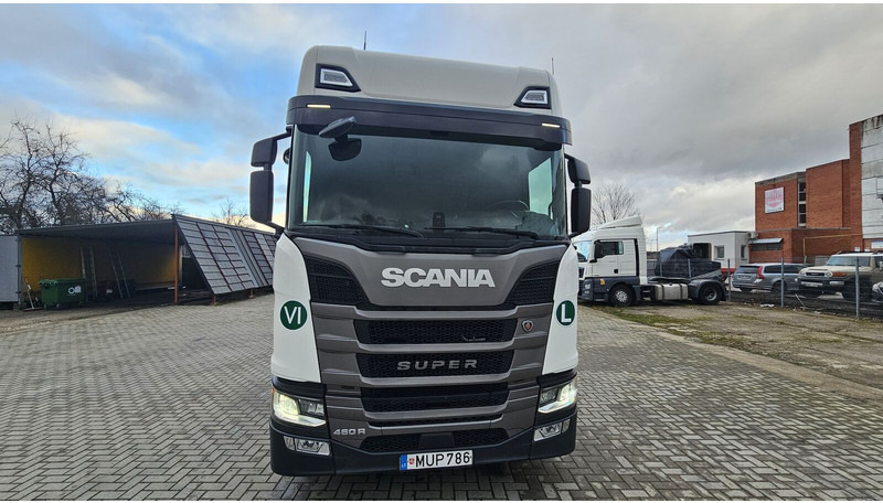Tractor unit Scania R460: picture 6