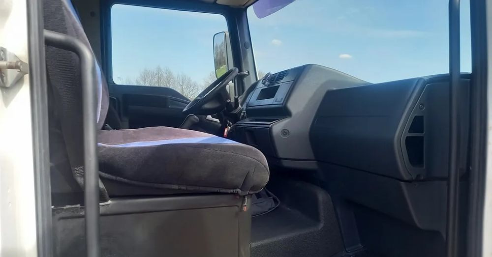Interior photo 1: Tipper MAN TGL 8 180 !!! EURO 5 !!!!