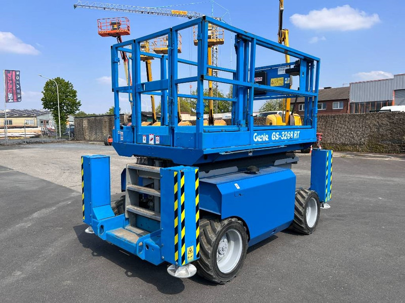 Genie GS3268 RT diesel 4x4 12m (1480) - Scissor lift: picture 3 Genie GS3268 RT diesel 4x4 12m (1480) - Scissor lift: picture 3