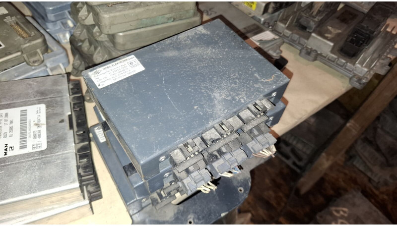 MAN VDO 412.409/007/002. 412.413.009\008 . 412.413.005.003 - ECU: picture 2 MAN VDO 412.409/007/002. 412.413.009\008 . 412.413.005.003 - ECU: picture 2