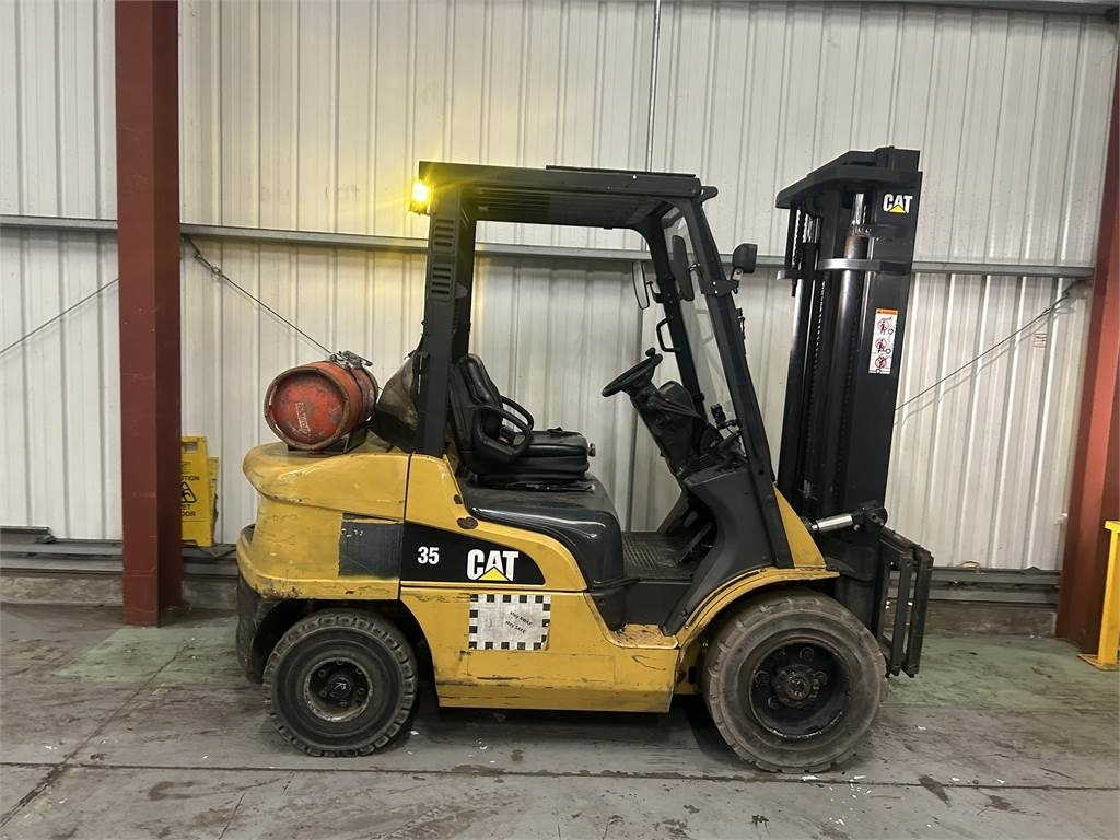 CAT GP35NT - LPG forklift: picture 5 CAT GP35NT - LPG forklift: picture 5
