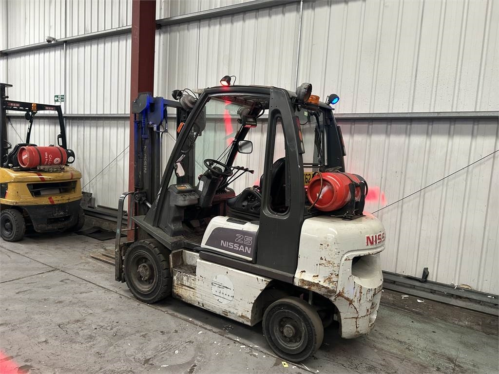 Nissan U1D2A25 - LPG forklift: picture 3 Nissan U1D2A25 - LPG forklift: picture 3