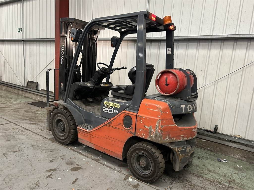 Toyota 02-8FGF20 - LPG forklift: picture 3 Toyota 02-8FGF20 - LPG forklift: picture 3