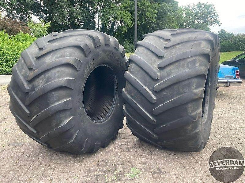 Michelin MEGA BIB 1050/50R32 - Tire for Agricultural machinery: picture 1 Michelin MEGA BIB 1050/50R32 - Tire for Agricultural machinery: picture 1