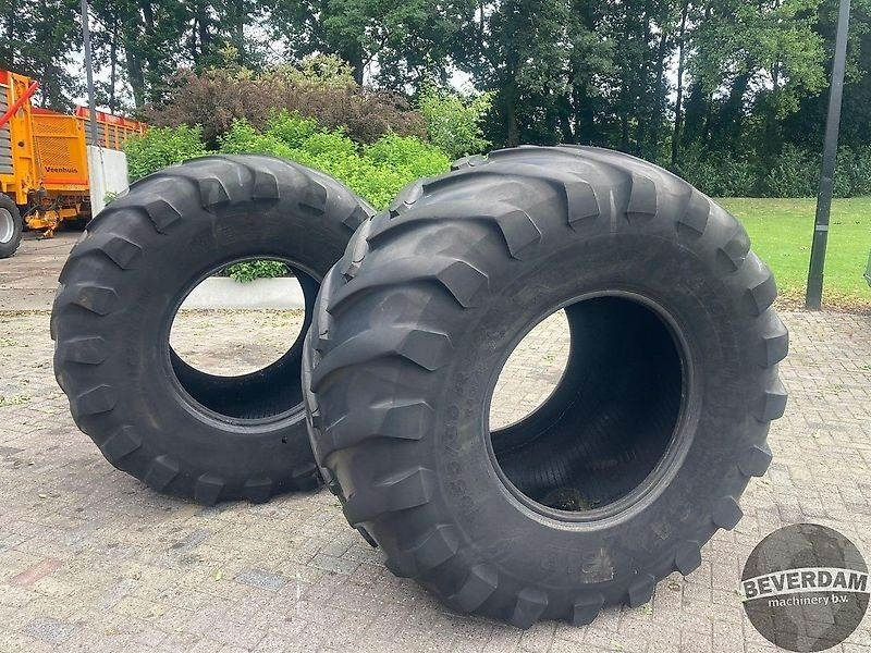 Michelin MEGA BIB 1050/50R32 - Tire for Agricultural machinery: picture 2 Michelin MEGA BIB 1050/50R32 - Tire for Agricultural machinery: picture 2