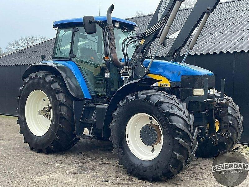 New Holland TM190 - Farm tractor: picture 3 New Holland TM190 - Farm tractor: picture 3