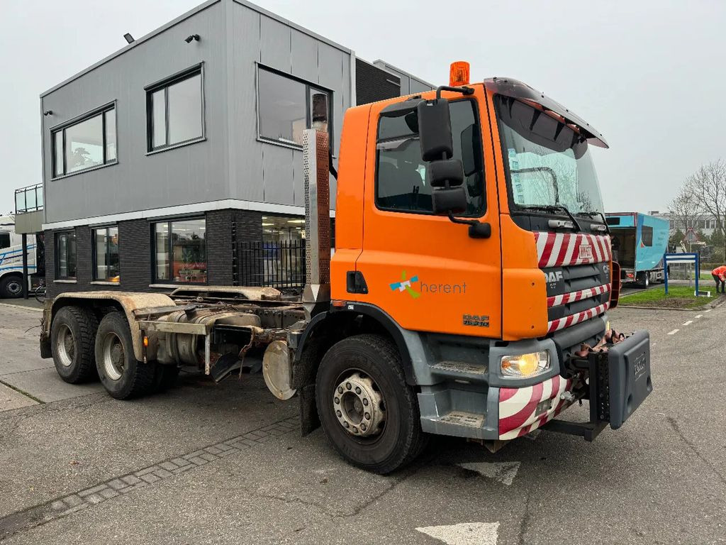 DAF CF 75.310 6X4 EURO 3 FULL STEEL MANUAL GEARBOX - Cab chassis truck: picture 3 DAF CF 75.310 6X4 EURO 3 FULL STEEL MANUAL GEARBOX - Cab chassis truck: picture 3