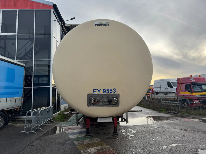 Magyar 3 COMPARTIMENTS BPW AXLES - Tank semi-trailer: picture 2 Magyar 3 COMPARTIMENTS BPW AXLES - Tank semi-trailer: picture 2