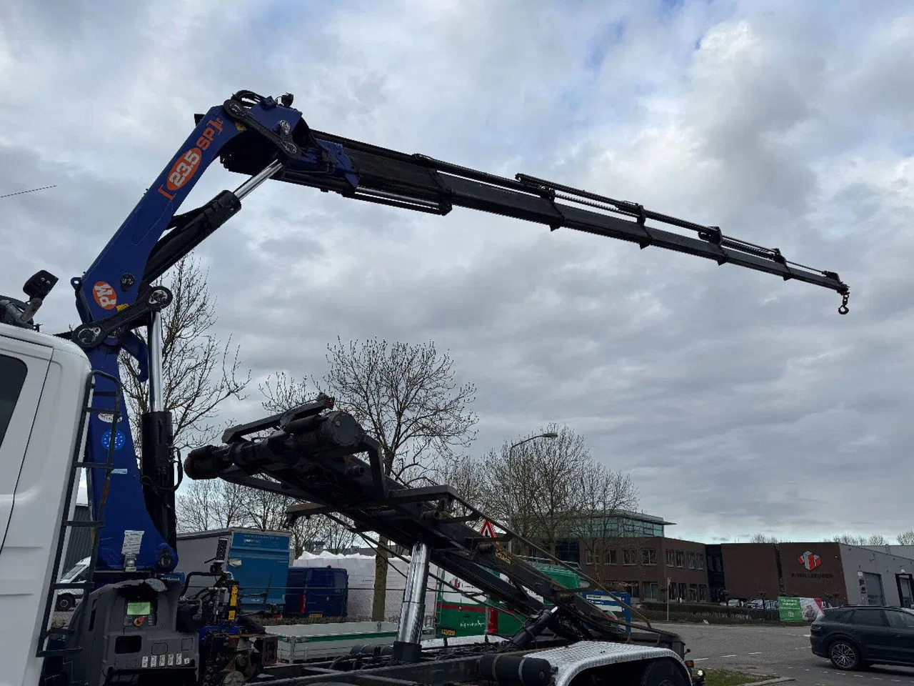 Scania R114-380 8X2 - EURO 3 + PM 23525SP LC 2013! + RE - Crane truck: picture 5 Scania R114-380 8X2 - EURO 3 + PM 23525SP LC 2013! + RE - Crane truck: picture 5