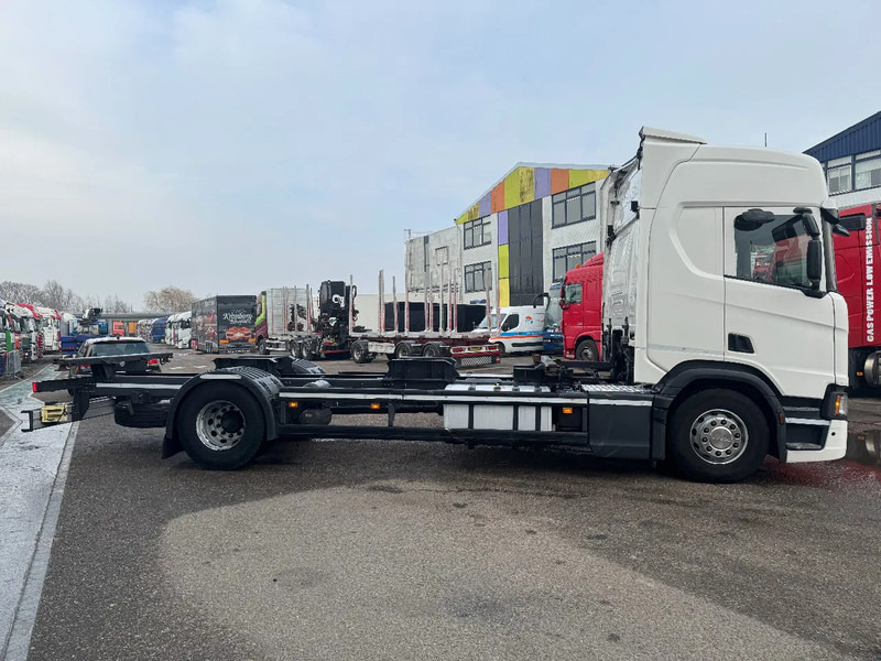 Scania R410 NGS 4X2 EURO 6 BDF CHASSIS RETARDER ROCKINGER - Container transporter/ Swap body truck: picture 4 Scania R410 NGS 4X2 EURO 6 BDF CHASSIS RETARDER ROCKINGER - Container transporter/ Swap body truck: picture 4