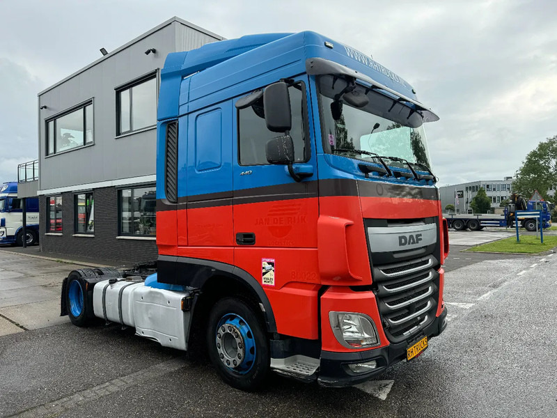 DAF XF 440 4X2 EURO 6 MEGA LOW DECK - Tractor unit: picture 3 DAF XF 440 4X2 EURO 6 MEGA LOW DECK - Tractor unit: picture 3