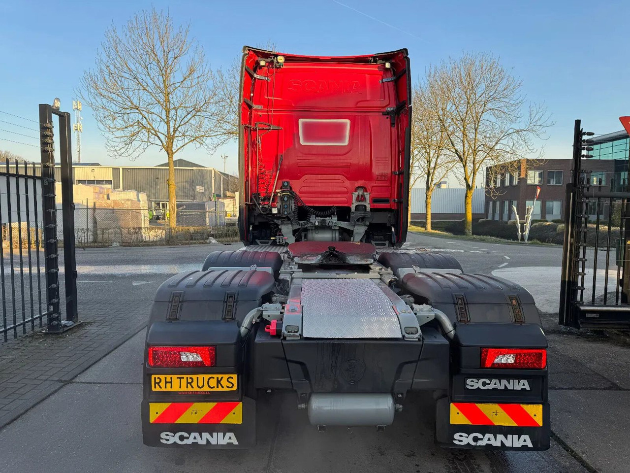 Scania S500 6X2 - EURO 6 + LIFT AXLE Scania S500 6X2 - EURO 6 + LIFT AXLE - Tractor unit: picture 5 Scania S500 6X2 - EURO 6 + LIFT AXLE Scania S500 6X2 - EURO 6 + LIFT AXLE - Tractor unit: picture 5